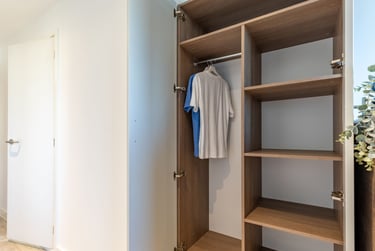 Silver En Suite - Image 6
